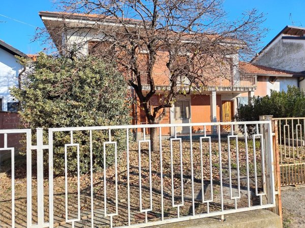 casa indipendente in vendita a Bianzè