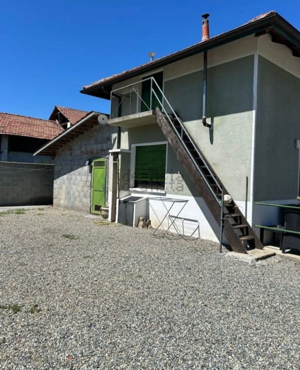 casa indipendente in vendita a Bianzè