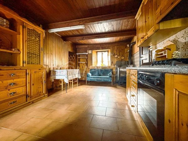 casa indipendente in vendita a Boccioleto in zona Oro