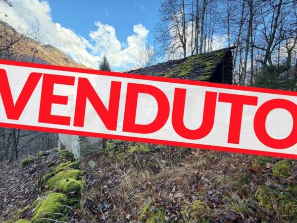 casa indipendente in vendita a Boccioleto in zona Oro
