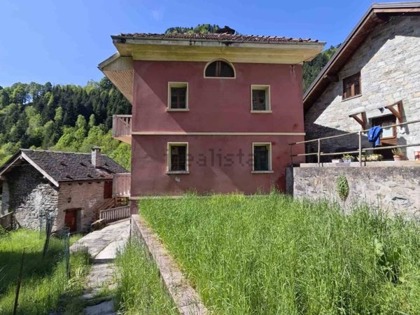 casa indipendente in vendita a Boccioleto