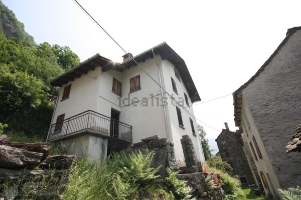 casa indipendente in vendita a Boccioleto