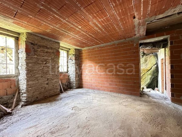appartamento in vendita a Boccioleto in zona Oro