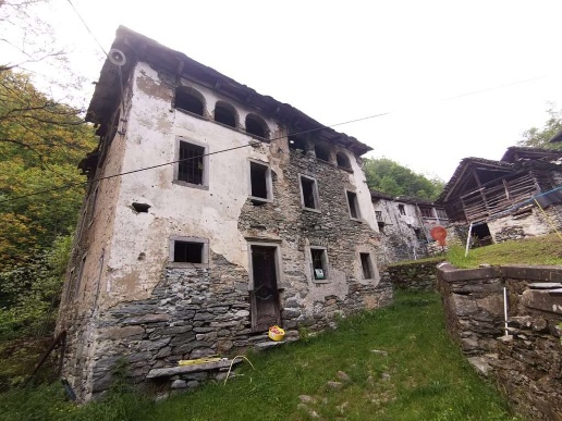 casa indipendente in vendita a Boccioleto in zona Oro