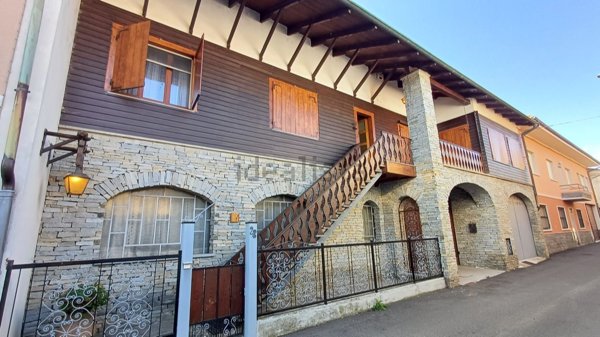 casa semindipendente in vendita a Borgo d'Ale