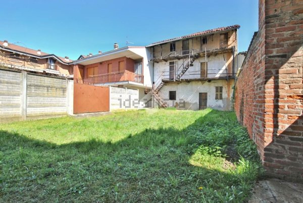 esavano in vendita a Borgo d'Ale