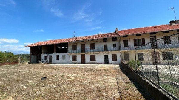 esavano in vendita a Borgo d'Ale