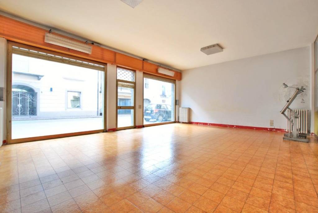 negozio in vendita a Borgo d'Ale