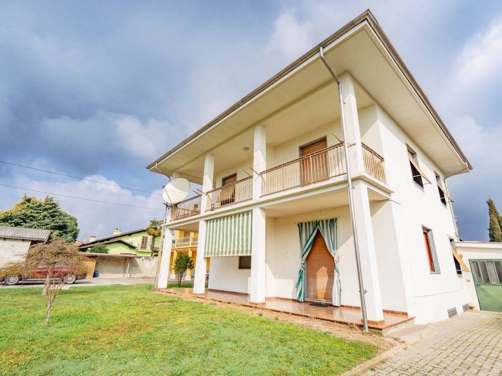 casa indipendente in vendita a Borgo d'Ale