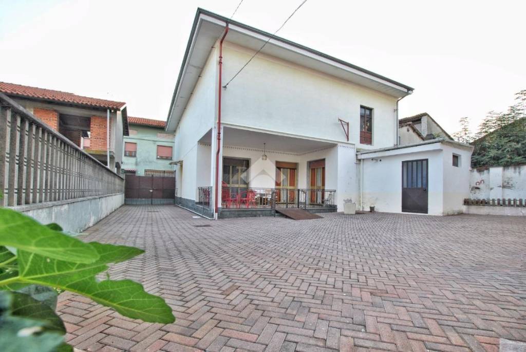 casa indipendente in vendita a Borgo d'Ale