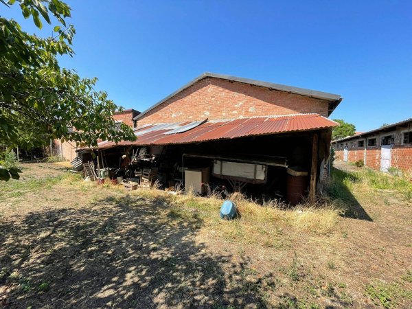 locale di sgombero in vendita a Borgo d'Ale