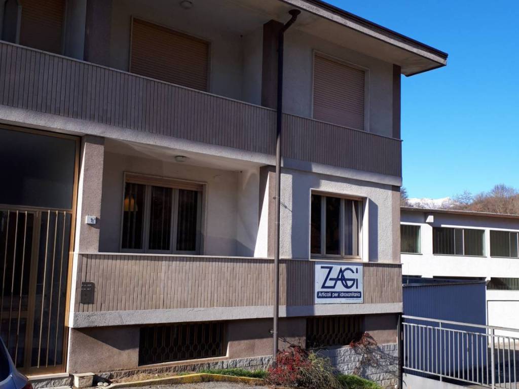 intera palazzina in vendita a Borgosesia