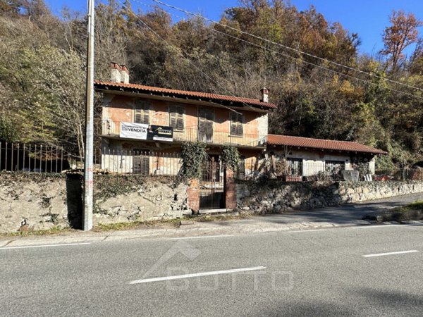 casa indipendente in vendita a Borgosesia