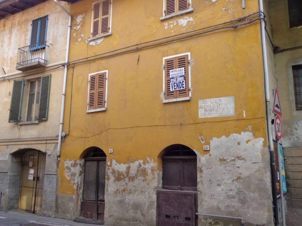casa indipendente in vendita a Borgosesia