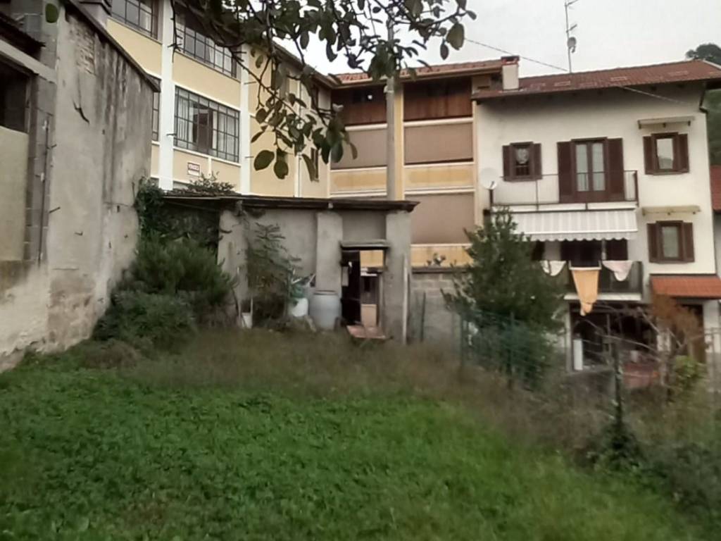 casa indipendente in vendita a Borgosesia