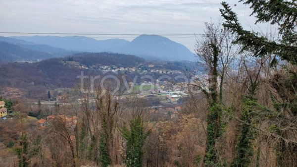 casale in vendita a Borgosesia