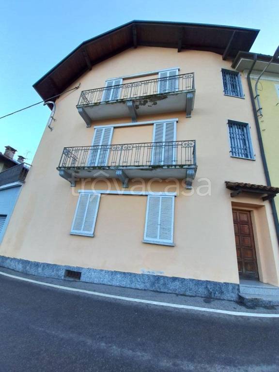 casa indipendente in vendita a Borgosesia