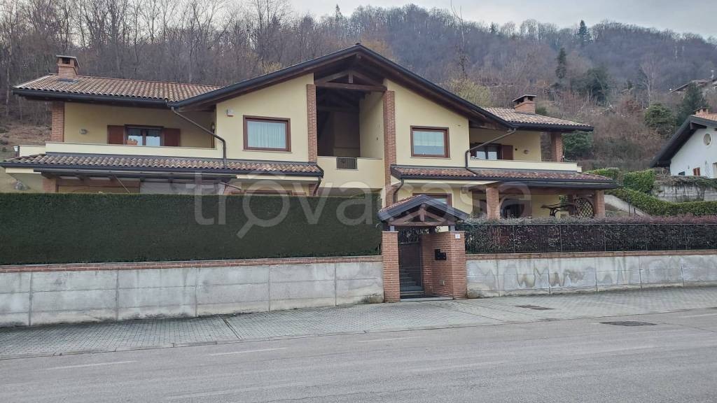 appartamento in vendita a Borgosesia