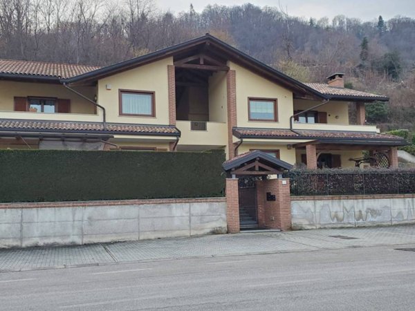 appartamento in vendita a Borgosesia