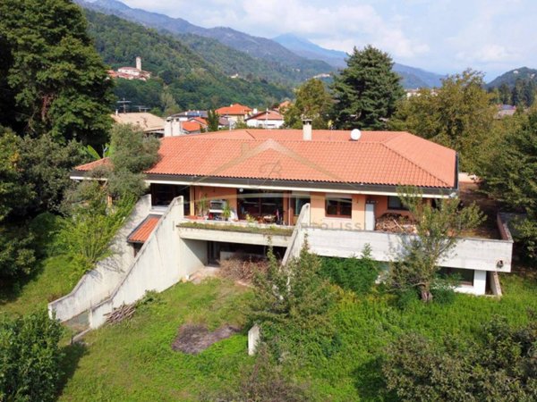 villa in vendita a Borgosesia