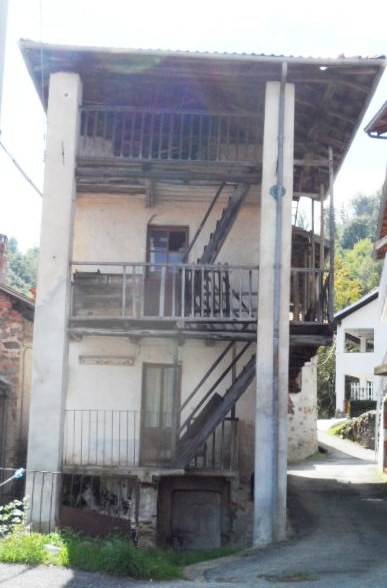 casa indipendente in vendita a Borgosesia