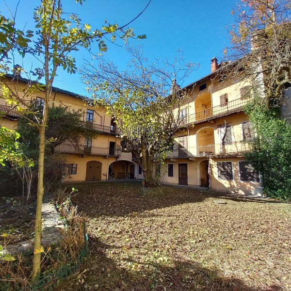 casa indipendente in vendita a Borgosesia