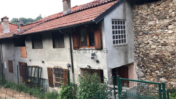 casa indipendente in vendita a Borgosesia