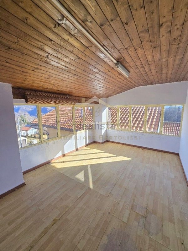 casa semindipendente in vendita a Borgosesia