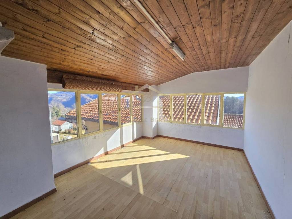casa indipendente in vendita a Borgosesia