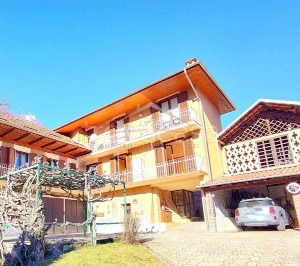 casa indipendente in vendita a Borgosesia