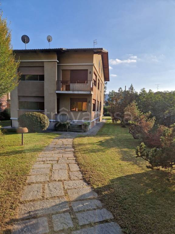 casa indipendente in vendita a Borgosesia