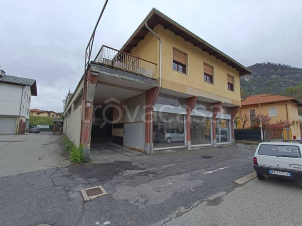 locale commerciale in vendita a Borgosesia
