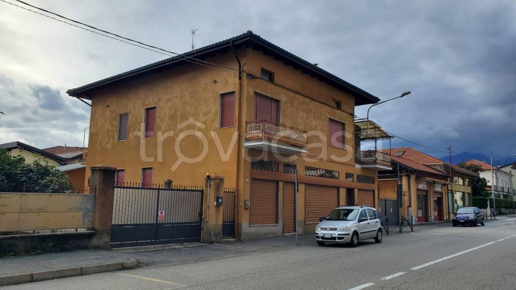 casa indipendente in vendita a Borgosesia