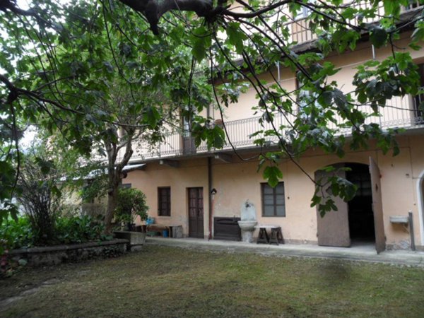 casa indipendente in vendita a Borgosesia