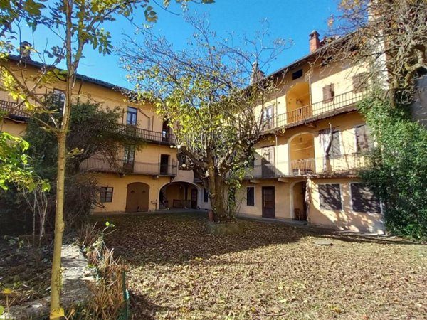 casa indipendente in vendita a Borgosesia