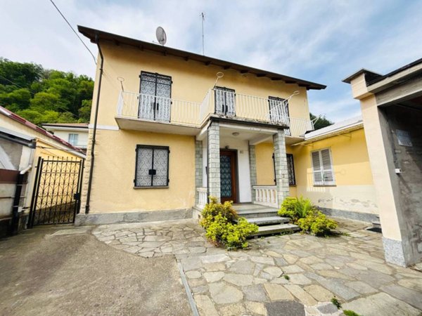 casa indipendente in vendita a Borgosesia