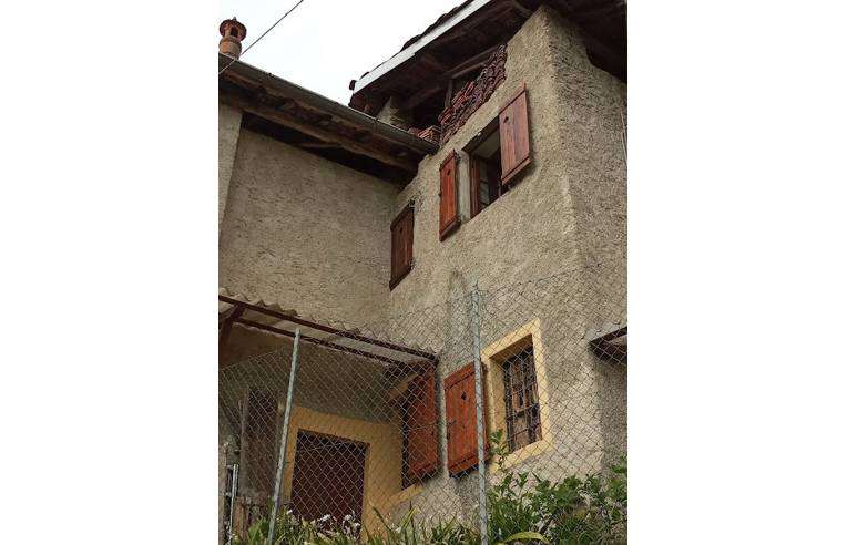 casa indipendente in vendita a Borgosesia
