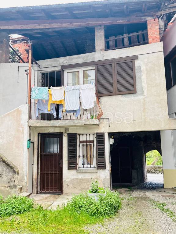 casa indipendente in vendita a Borgosesia