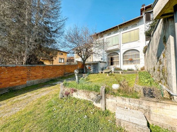 casa indipendente in vendita a Borgosesia