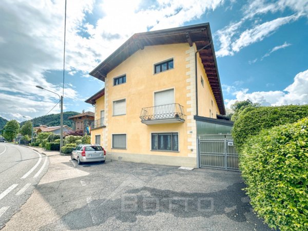 appartamento in vendita a Borgosesia