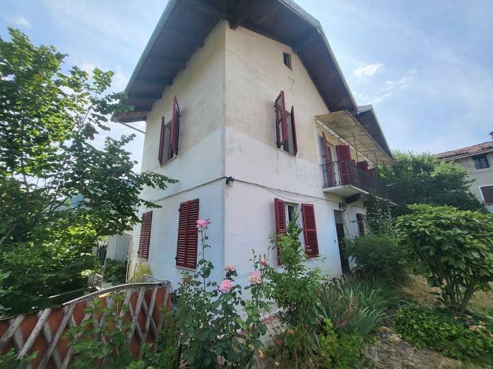 casa indipendente in vendita a Borgosesia