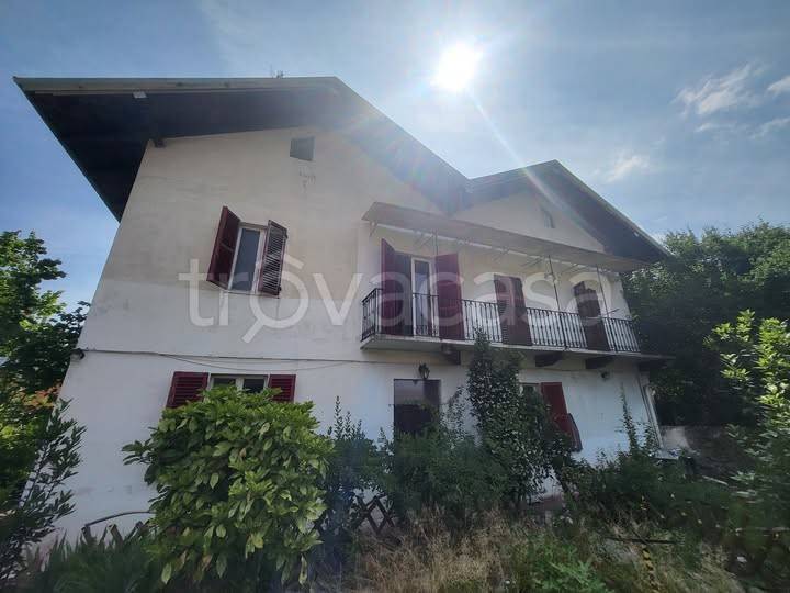 casa indipendente in vendita a Borgosesia