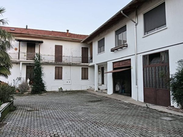 casa indipendente in vendita a Borgosesia