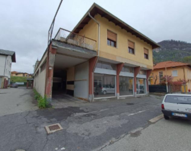 locale commerciale in vendita a Borgosesia