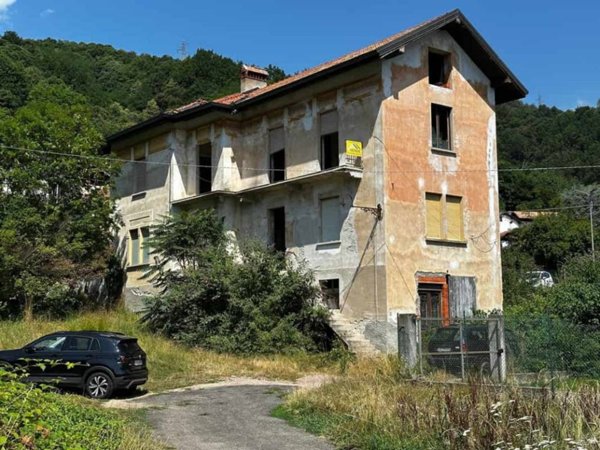 casa indipendente in vendita a Borgosesia
