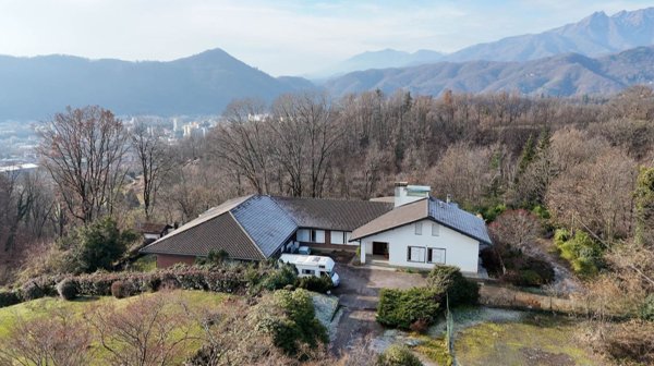 casa indipendente in vendita a Borgosesia