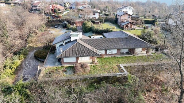 casa indipendente in vendita a Borgosesia