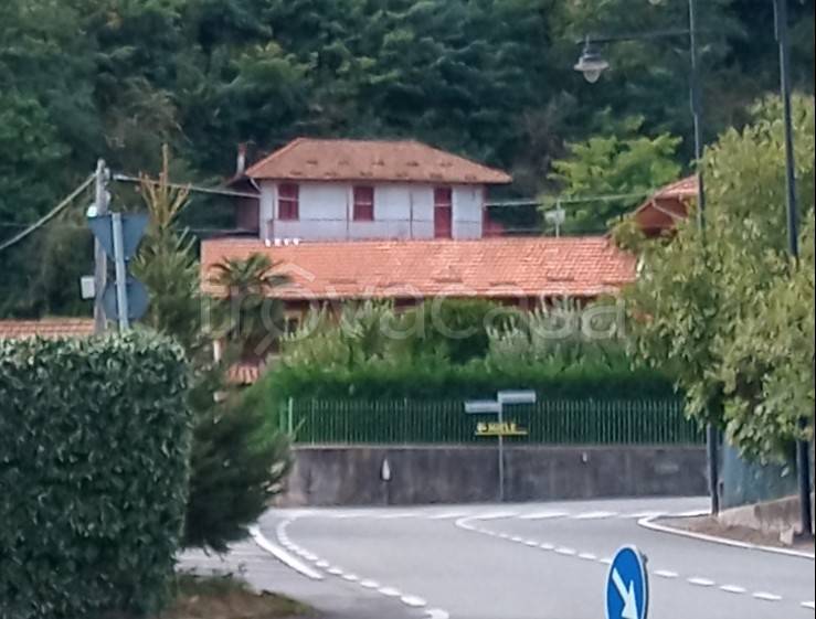 casa indipendente in vendita a Borgosesia