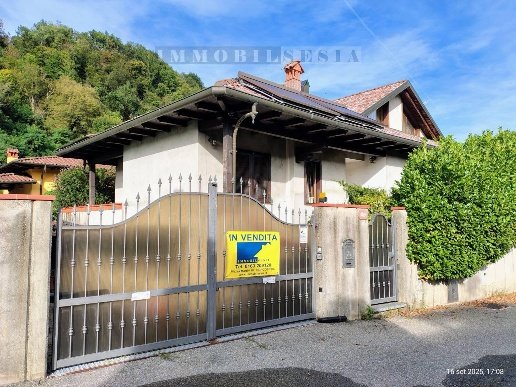 casa indipendente in vendita a Borgosesia