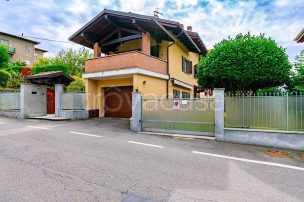 casa indipendente in vendita a Borgosesia